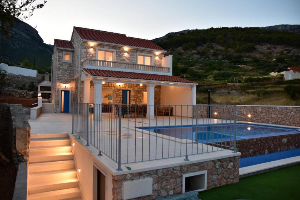 Villa Katarina - Infinity Pool With Amazing View Bol Eksteriør billede
