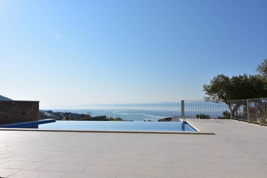 Villa Katarina - Infinity Pool With Amazing View Bol Eksteriør billede
