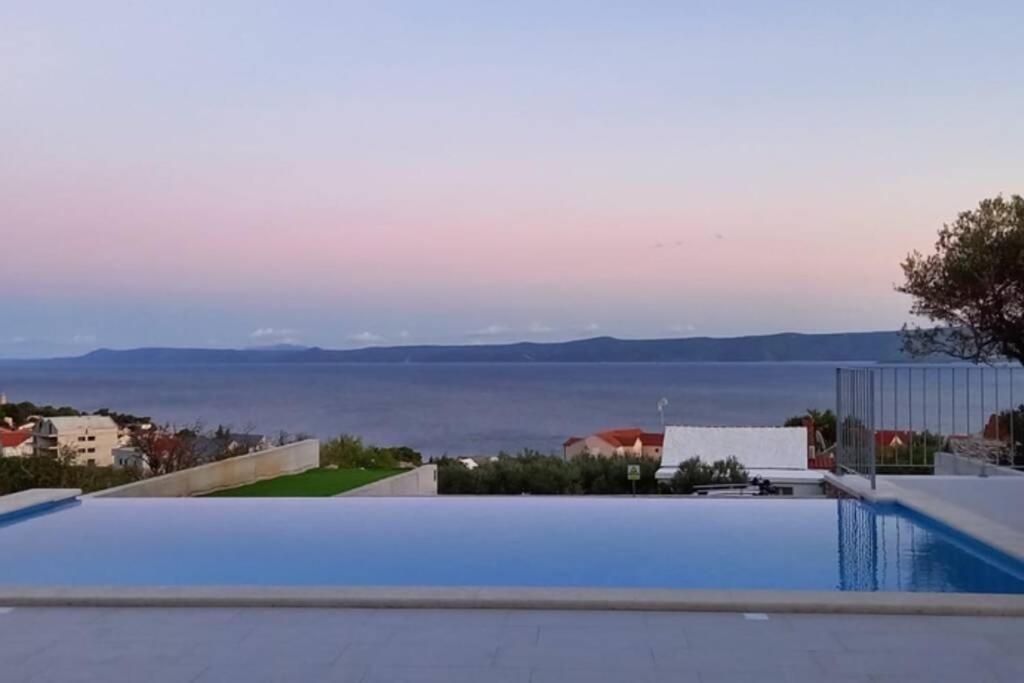Villa Katarina - Infinity Pool With Amazing View Bol Eksteriør billede